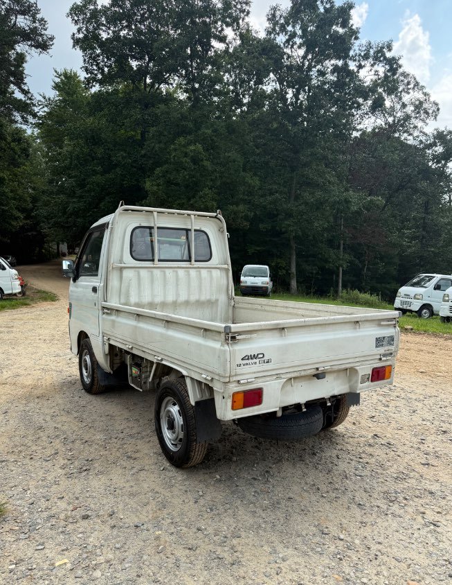 1995 Daihatsu Hijet 4WD Automatic Mini Truck — photo 8