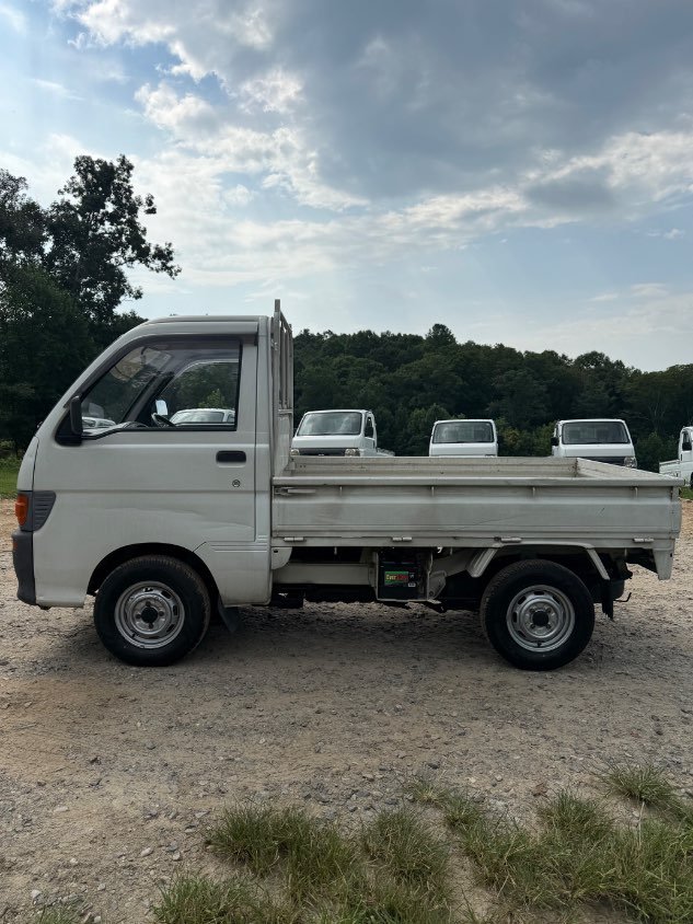 1995 Daihatsu Hijet 4WD Automatic Mini Truck — photo 9