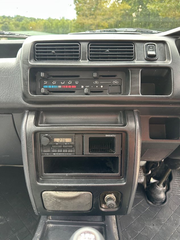 1999 Daihatsu Hijet 4WD Manual Mini Truck — photo 19