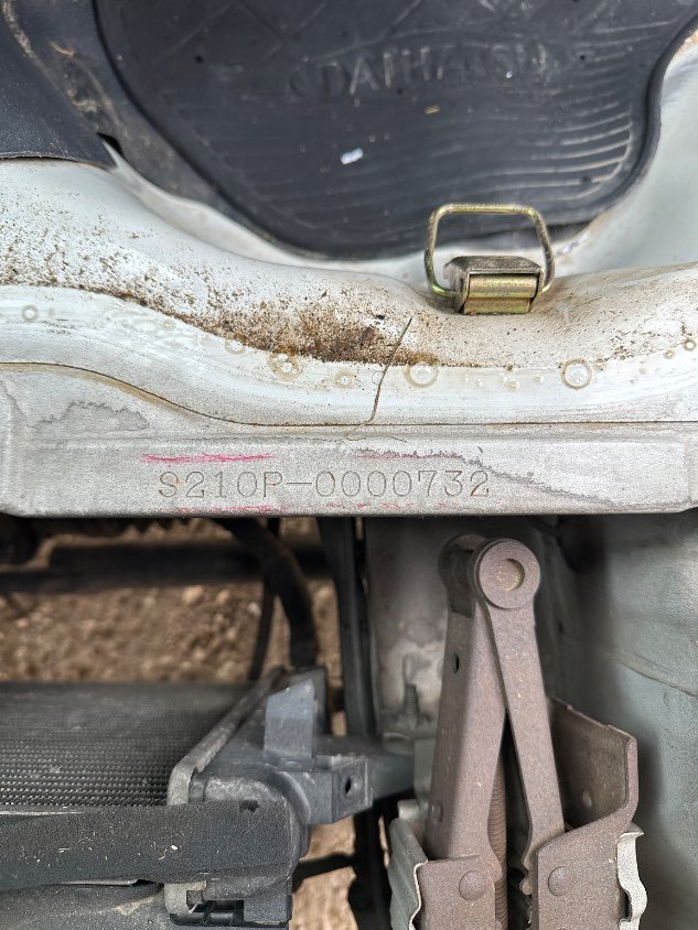 1999 Daihatsu Hijet 4WD Manual Mini Truck — photo 2