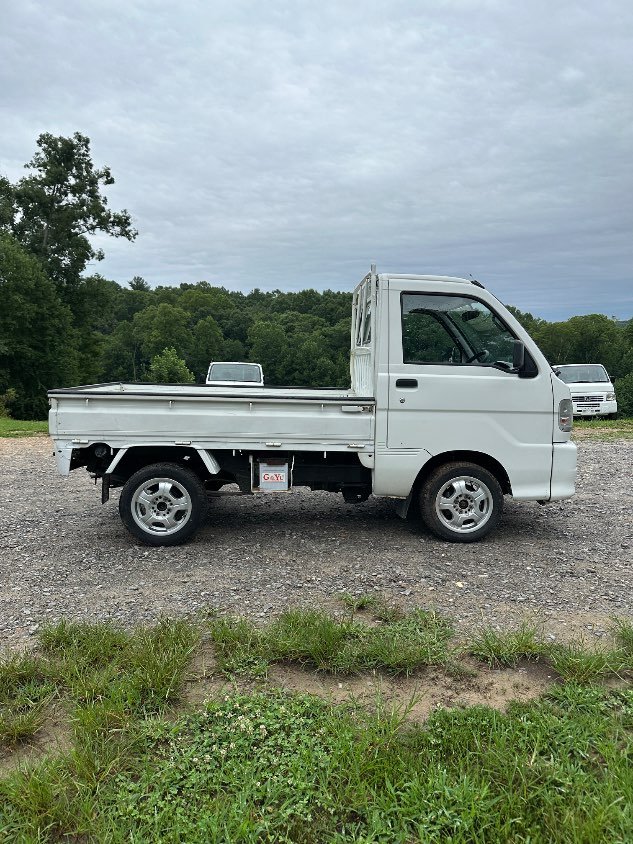 1999 Daihatsu Hijet 4WD Manual Mini Truck — photo 6