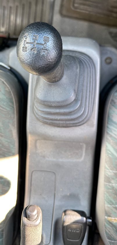 1999 Suzuki Carry 4WD Manual Mini Truck — photo 12