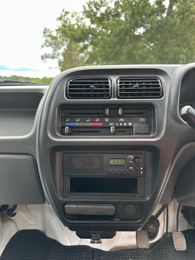1999 Suzuki Carry 4WD Manual Mini Truck — photo 21