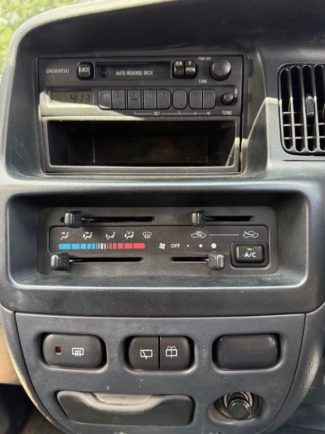 2000 Daihatsu Atrai Automatic Kei Van — photo 16