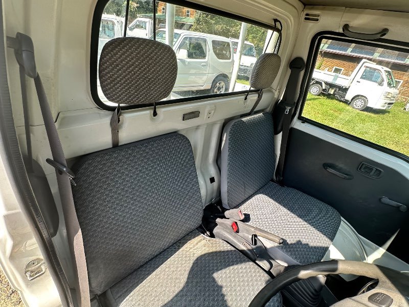 2000 Daihatsu Hijet 4WD Manual Mini Truck — photo 13