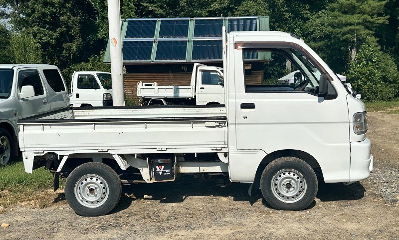 2000 Daihatsu Hijet 4WD Manual Mini Truck — photo 4