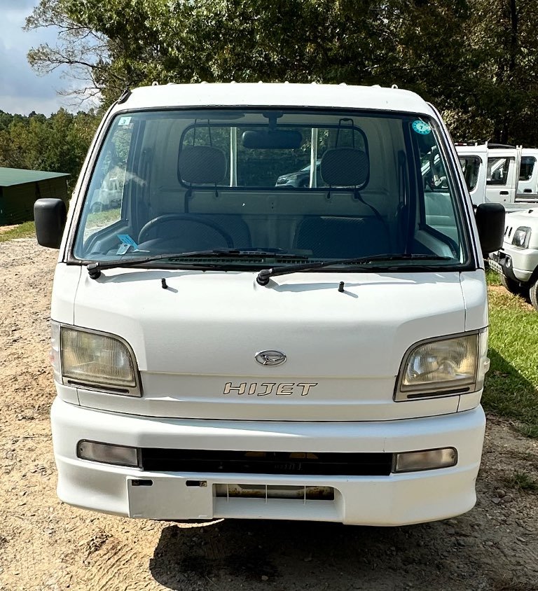 2000 Daihatsu Hijet 4WD Manual Mini Truck — photo 2