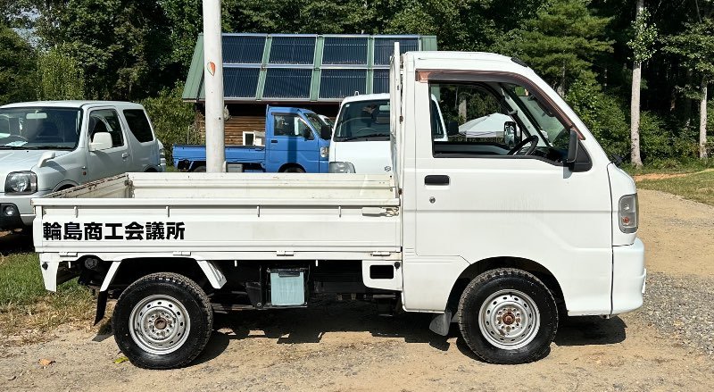 2000 Daihatsu Hijet 4WD Manual Mini Truck — photo 4