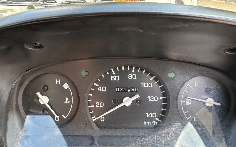2000 Daihatsu Hijet 4WD Manual Mini Truck — photo 9