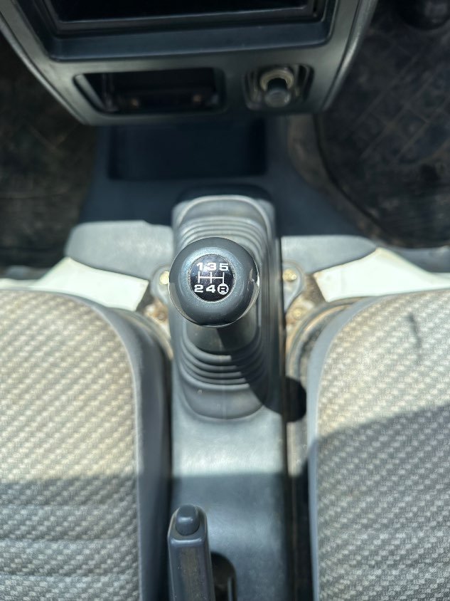 2000 Daihatsu Hijet 4WD Manual Mini Truck — photo 18