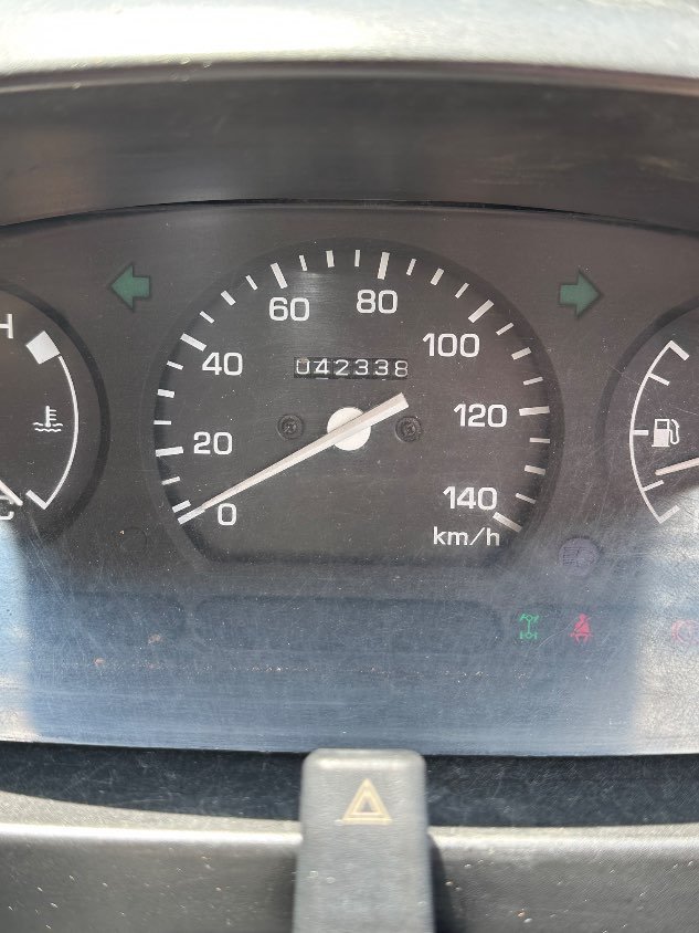 2000 Daihatsu Hijet 4WD Manual Mini Truck — photo 3