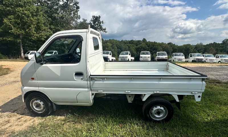 2000 Suzuki Carry 2WD Automatic Mini Truck — photo 8