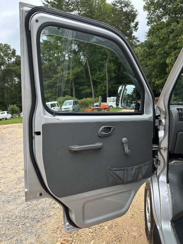 2000 Suzuki Carry 4WD Manual Mini Truck — photo 13