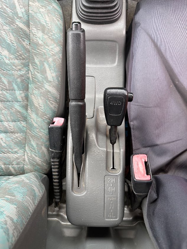 2000 Suzuki Carry 4WD Manual Mini Truck — photo 17