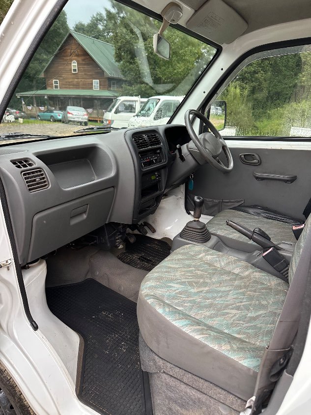 2000 Suzuki Carry 4WD Manual Mini Truck — photo 15