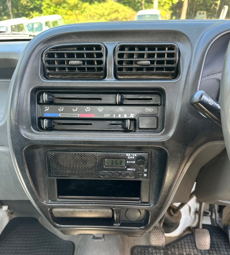 2000 Suzuki Carry 4WD Manual Mini Truck — photo 10