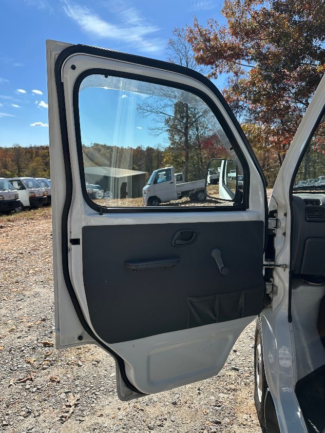 2000 Suzuki Carry 4WD Manual Mini Truck — photo 14
