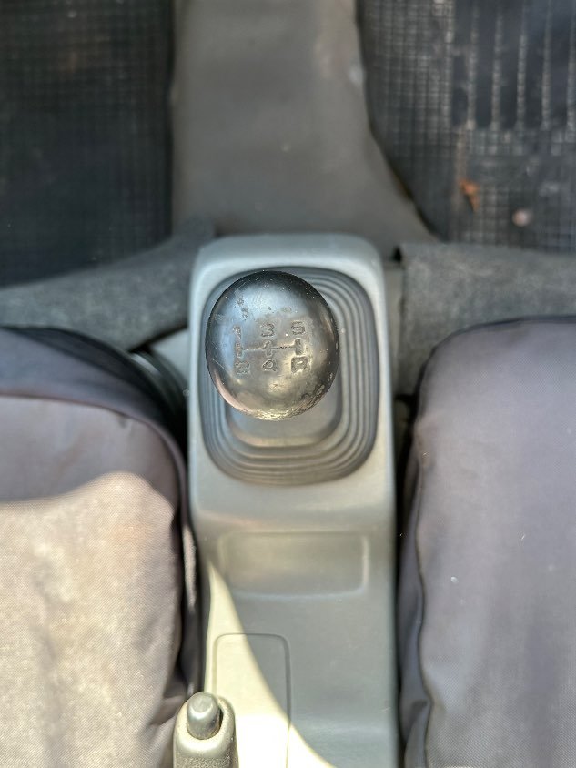 2000 Suzuki Carry 4WD Manual Mini Truck — photo 18