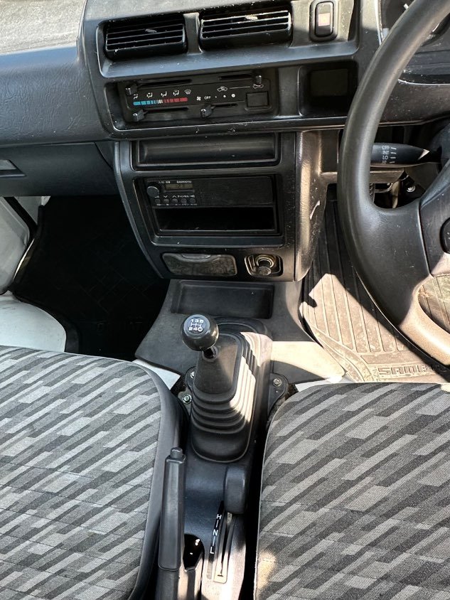 2001 Daihatsu Hijet 4WD Manual Mini Truck — photo 12