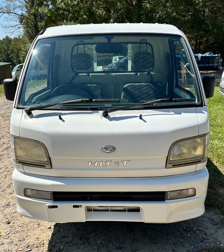 2001 Daihatsu Hijet 4WD Manual Mini Truck — photo 2