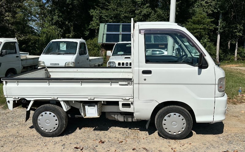 2001 Daihatsu Hijet 4WD Manual Mini Truck — photo 4